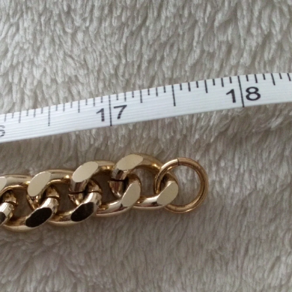 VINTAGE Elegant Gold and White Necklace Set W/ MATCHING CLIP ON EARINGS